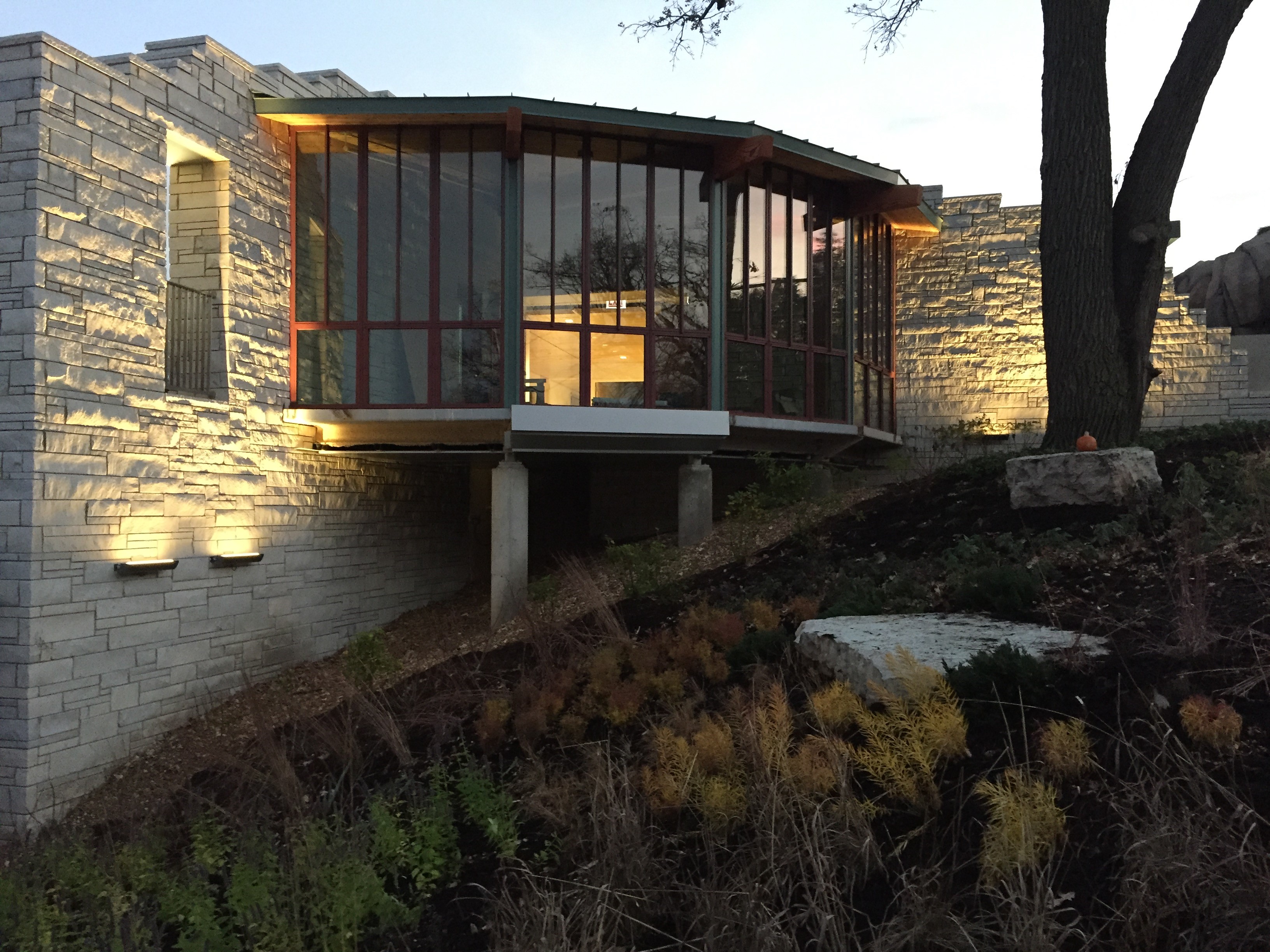 Renovation and new 2nd floor addition built over existing 1-story structure to house the new Zoo Learning Center.